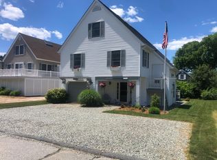 16 Middlefield St, Groton, CT 06340