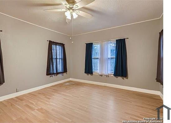 4th image of 843 Bailey Ave