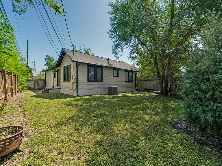 2804 Breeze Ter — Photo 25