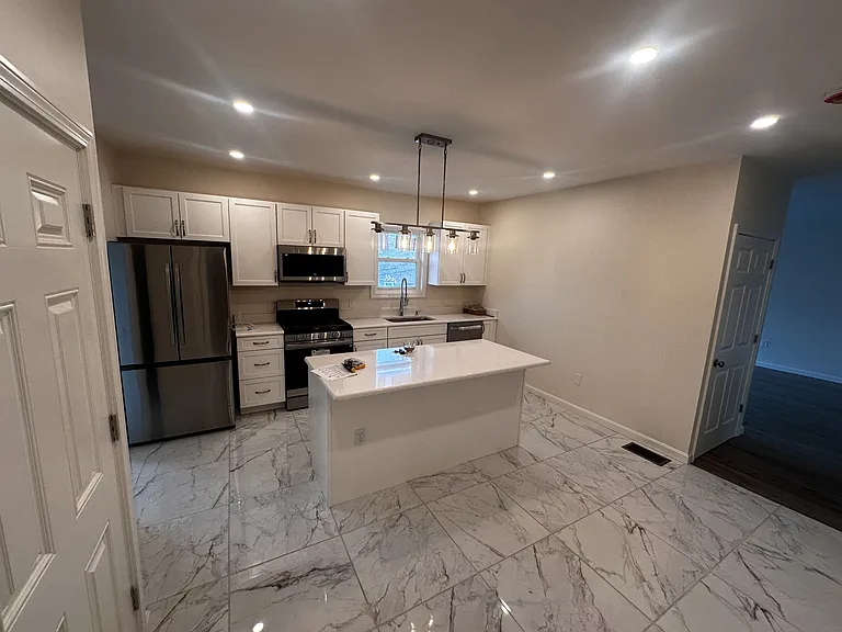 449 Cedar Grove St — Photo 2