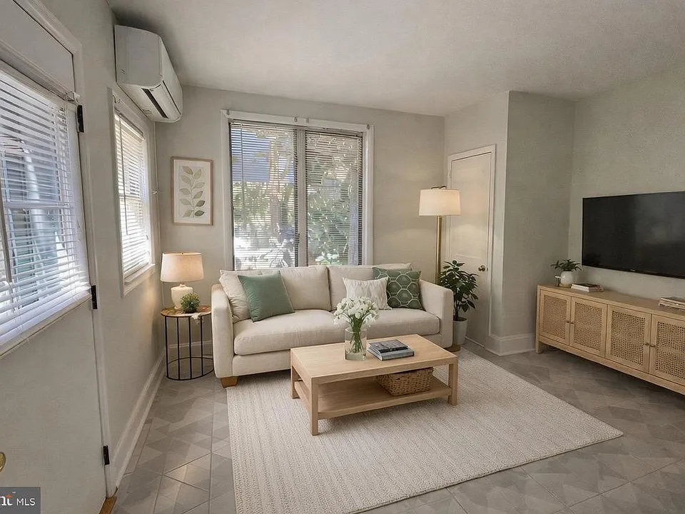 790 S Front St #3