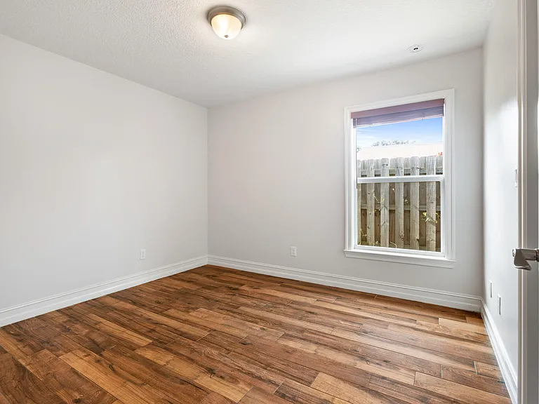17735 Carver Ave — Photo 21