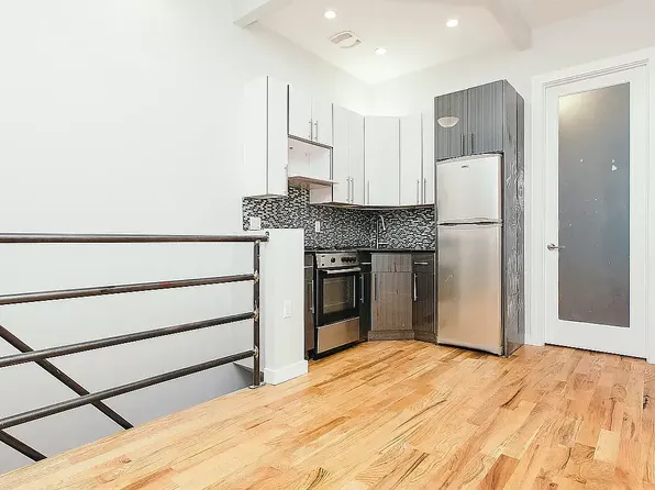 381 S 3rd St, Brooklyn, NY