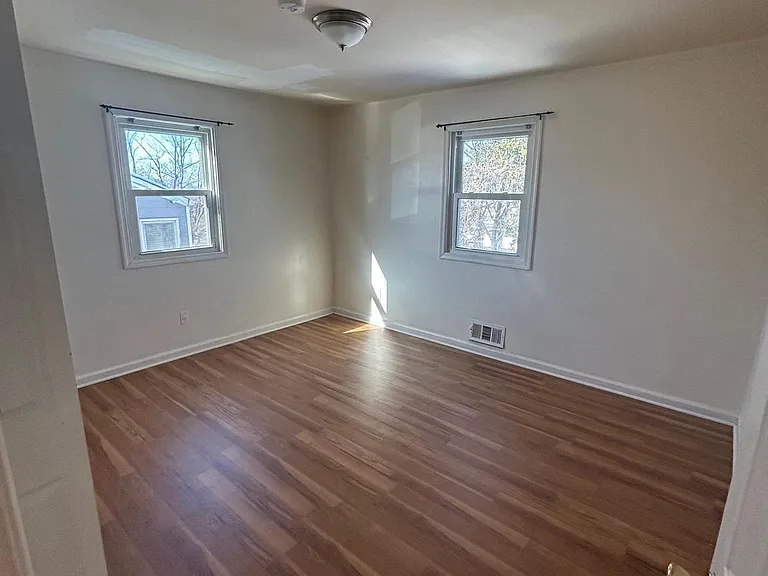 7208 Powhatan St — Photo 9