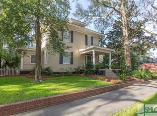 15 E 44th St, Savannah, GA 31405