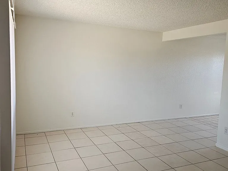 16280 Sequoia Ave — Photo 10