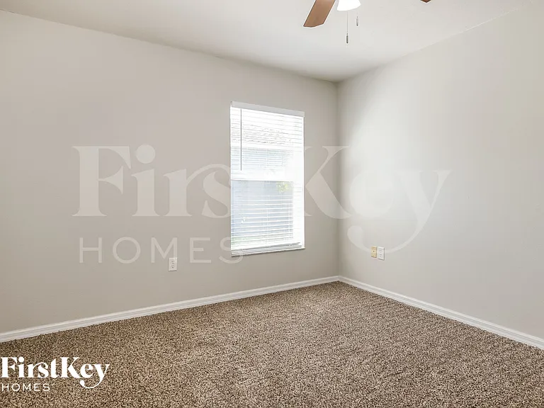 557 Reddicks Cir — Photo 12