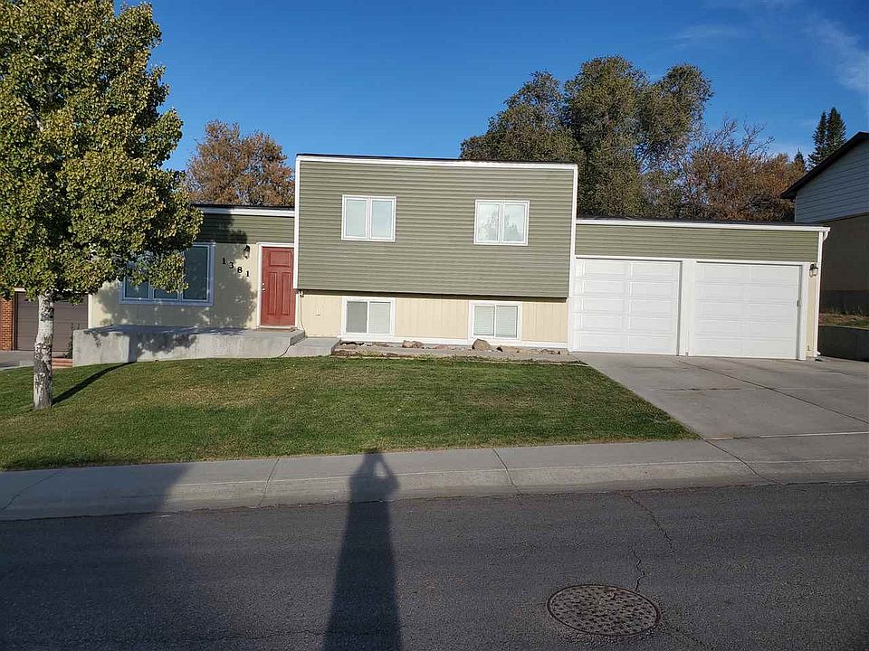 1st image of 1381 Moran St