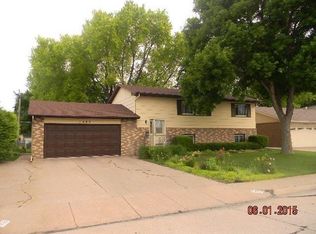 1802 W Philip Ave, North Platte, NE 69101