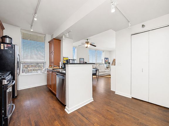 2nd image of 330 W Grand Ave APT 1204