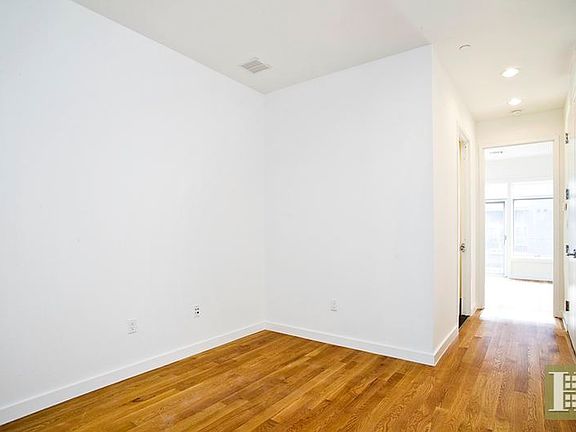 4th image of 142 Clifton Pl APT 2B