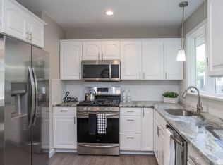 103 Shady Brook Ln, Springfield, MA 01118