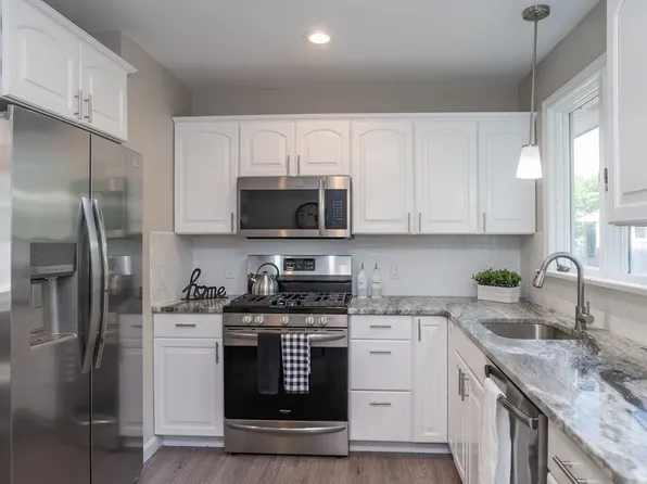 103 Shady Brook Ln, Springfield, MA 01118