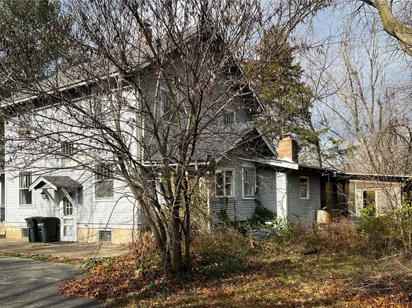 2504 S Taylor Rd, Decatur, IL 62521