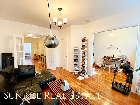 Rented by Sunrise Real Estate | media 34