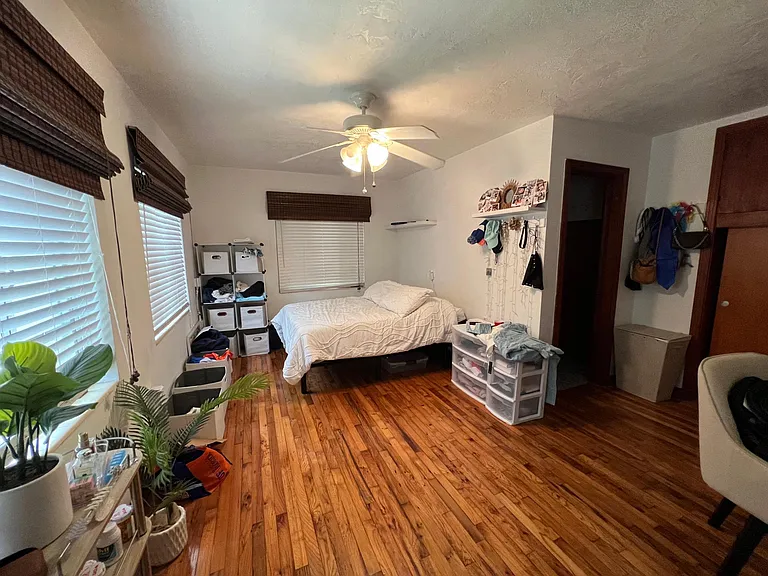 328 NW 15th St — Photo 5