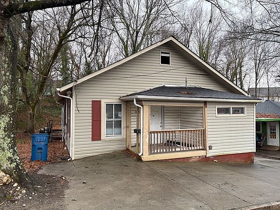 3rd image of 110 E Umstead St