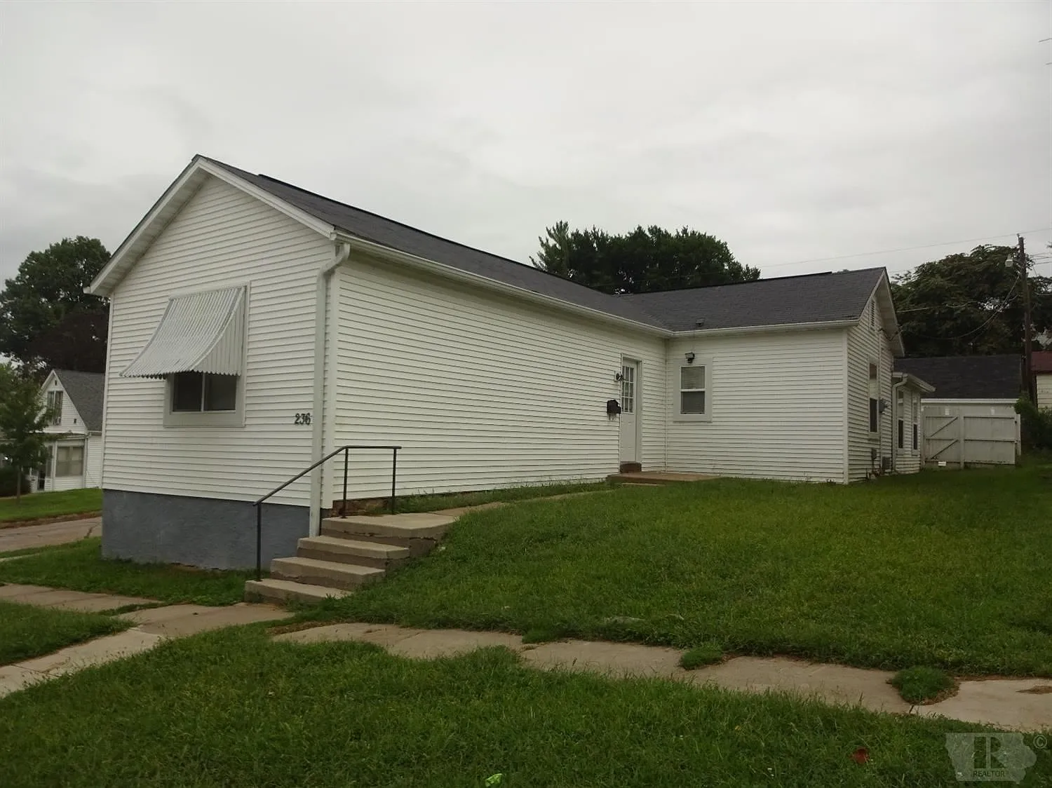236 S 9th St photo 1