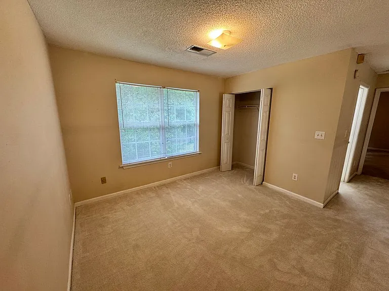 2025 Baramore Oaks Dr — Photo 18