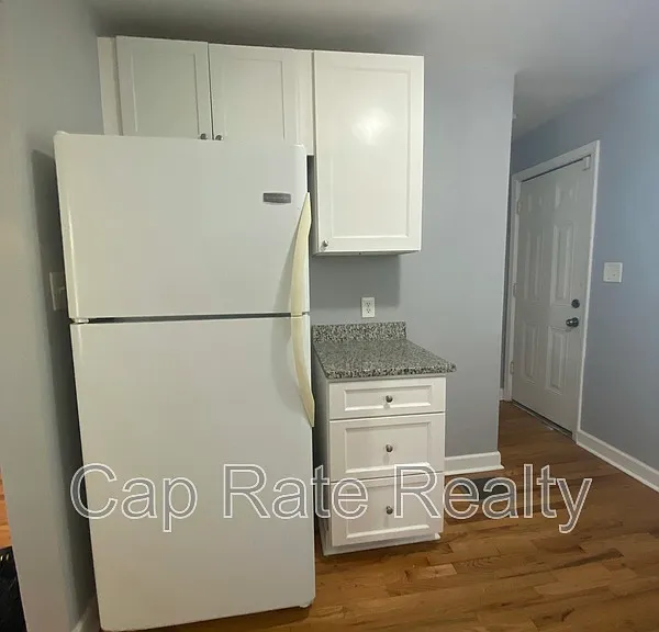 2299 Hamilton Ave — Photo 6