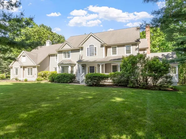 24 Thornberry Ln, Sudbury, MA 01776
