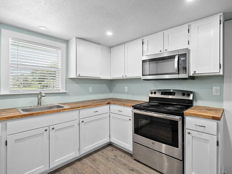 248 Post Oak Ln — Photo 12