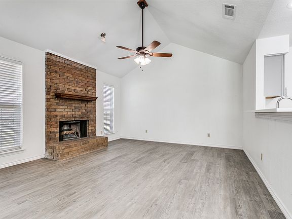 2nd image of 2121 Stone Moss Ln