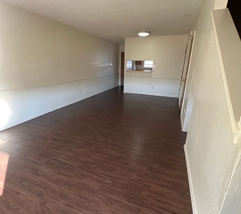 1st image of 4301 Yorkshire Dr #41