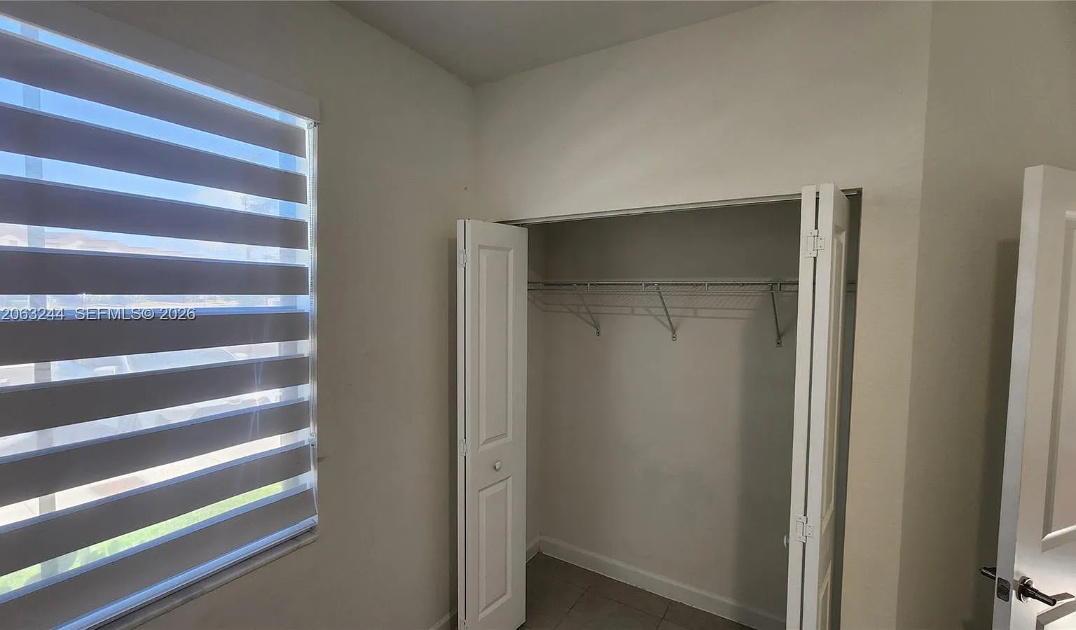 3 bed, 3.0 bath, 1328 sqft, $2,900 — Photo 4