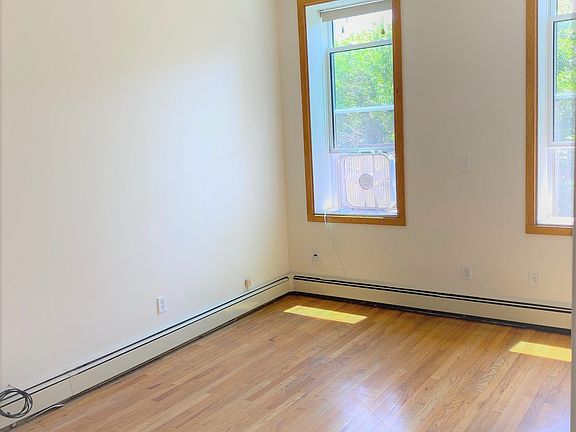 3rd image of 557 Carroll St #2