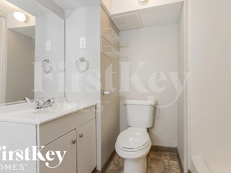 7809 E 49th St — Photo 11