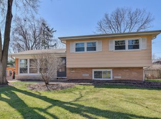 3S254 Ironwood Dr, Glen Ellyn, IL