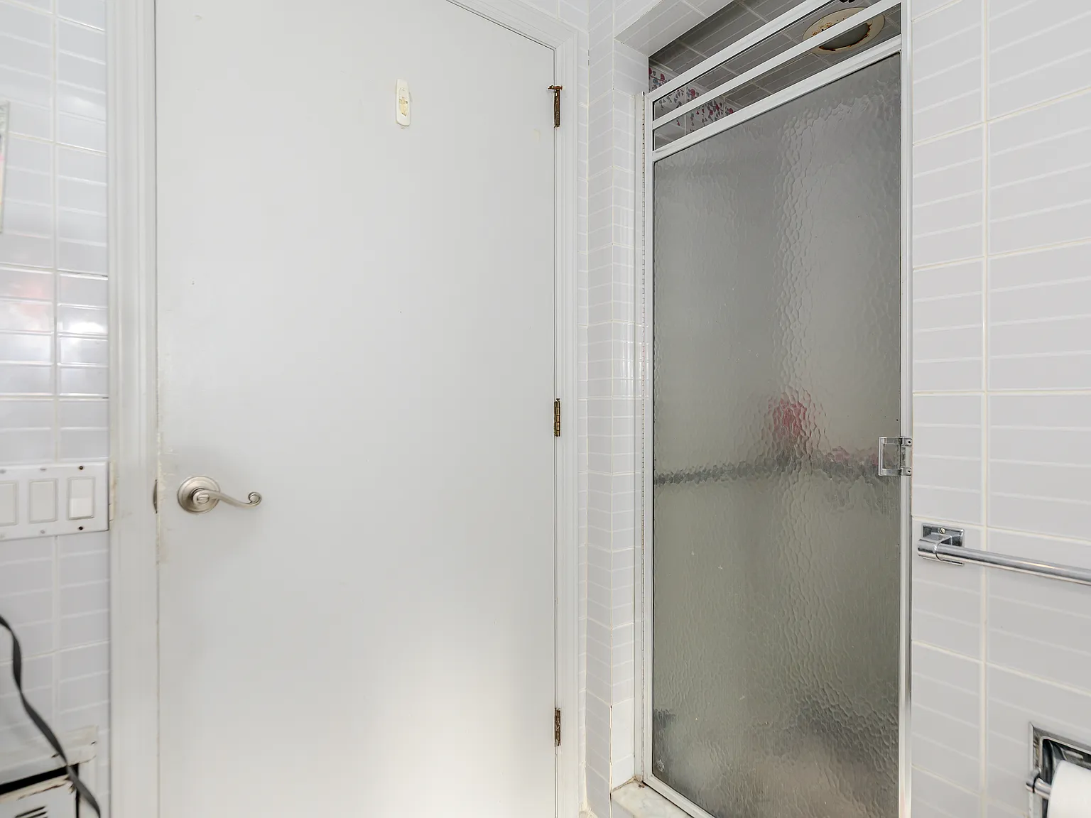 4 bed, 1964 sqft, $6,000 — Photo 3