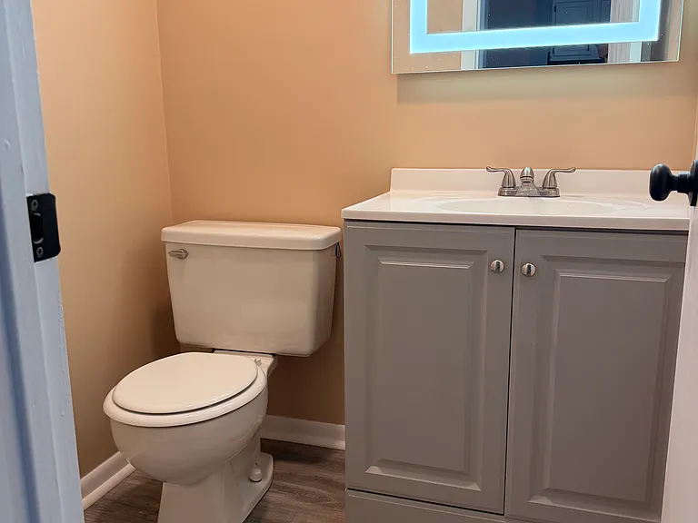8404 Fathom Dr — Photo 3