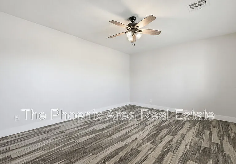 447 E Carson Dr — Photo 12