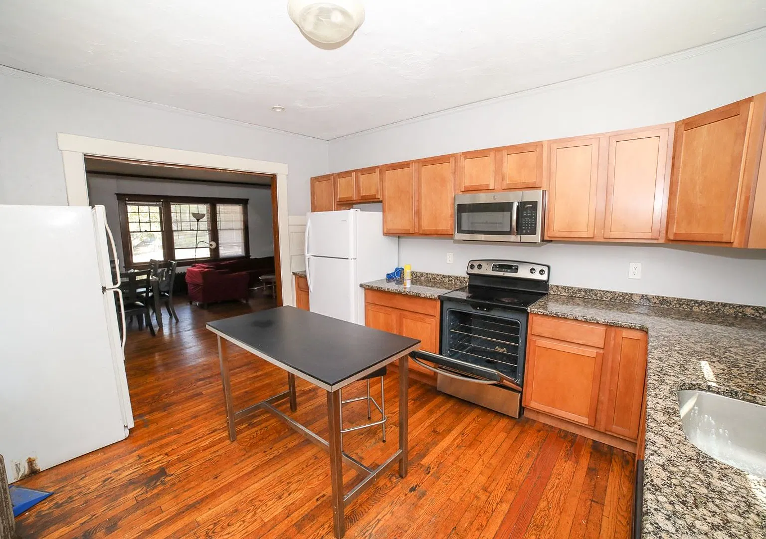 504 Catherine — Photo 2
