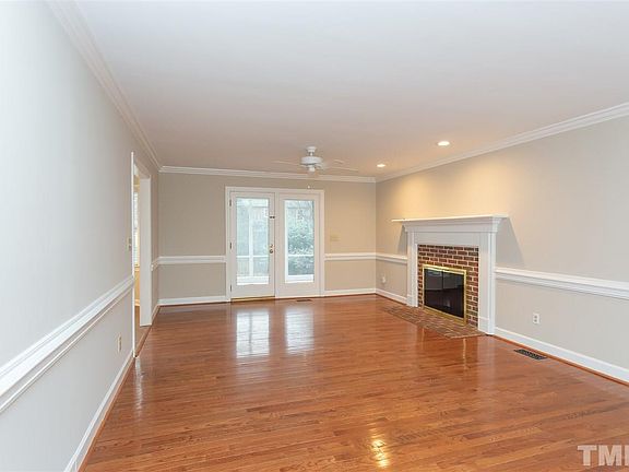 3rd image of 1103 Smokewood Dr