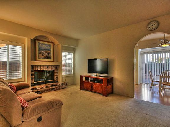 4th image of 89 Meadowland Dr