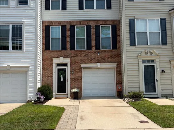 7 Winterberry Pl, Delran, NJ 08075