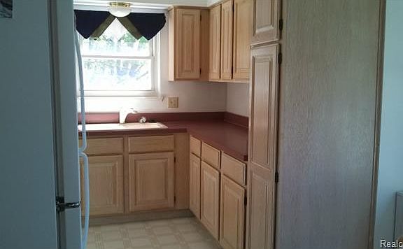 5th image of 209 Woodlake Dr