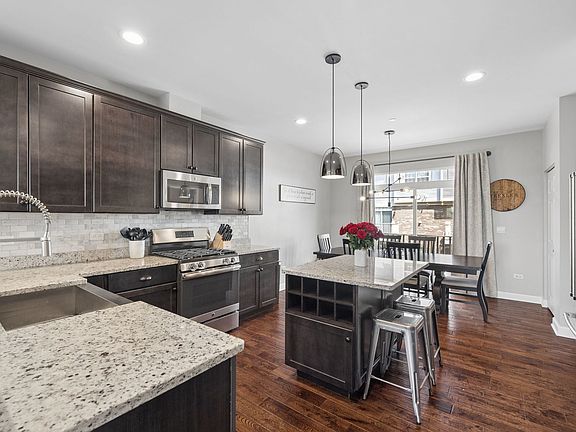 5th image of 2993 Henley Ln
