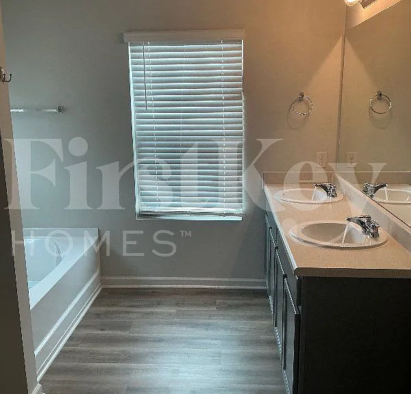 1419 Cragston Dr — Photo 10