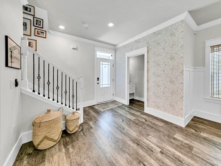 148 Stonegate Cir — Photo 8