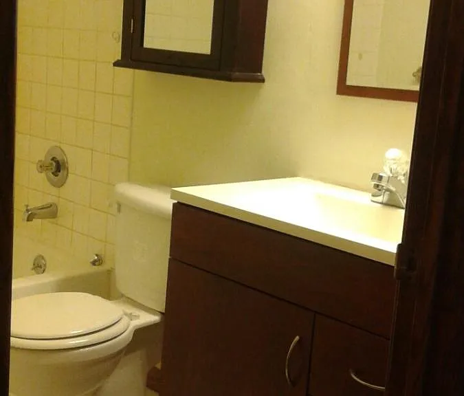 1411 Farrington St #B — Photo 4