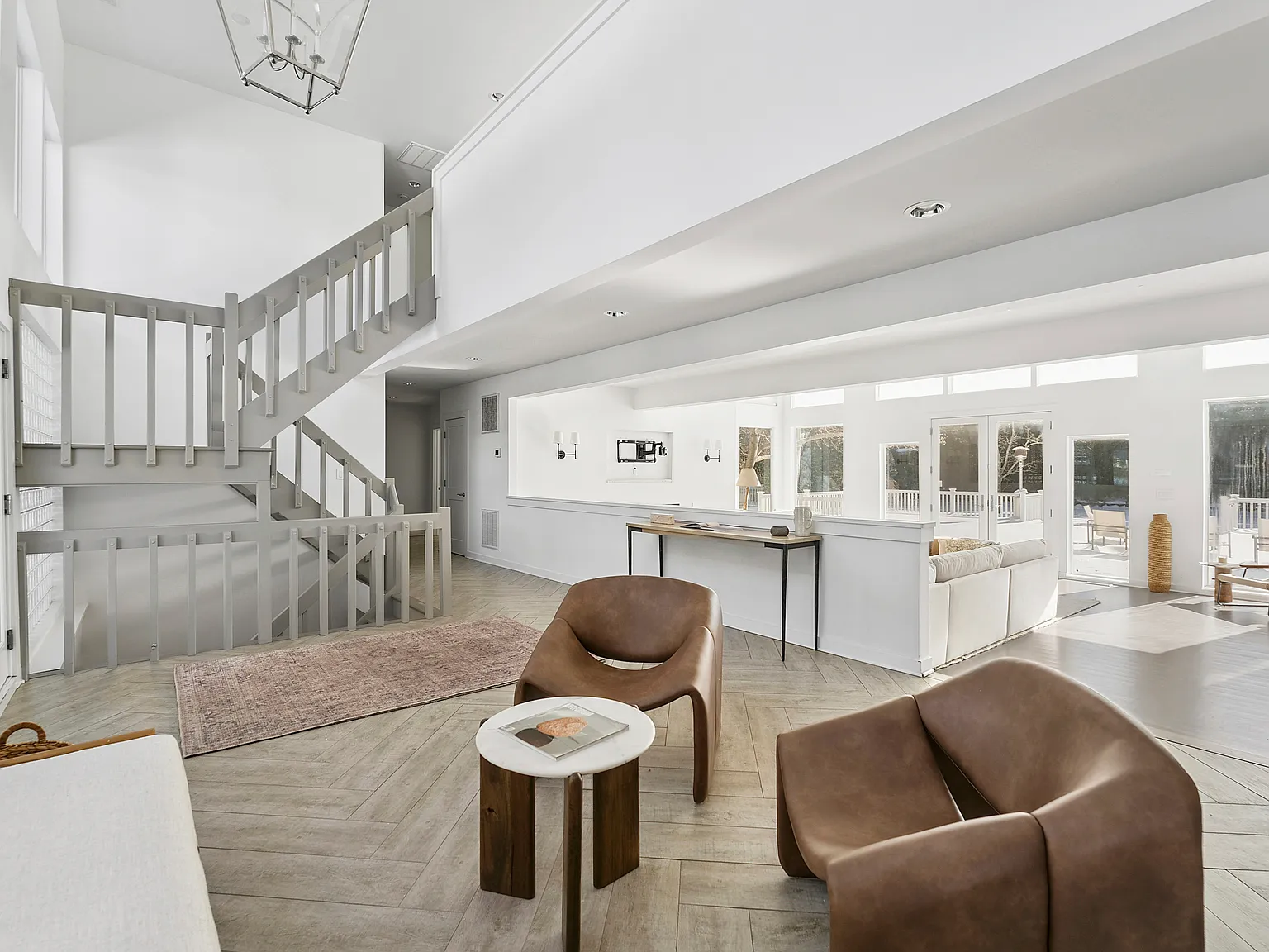Newly Staged Rental in Southampton — Photo 4