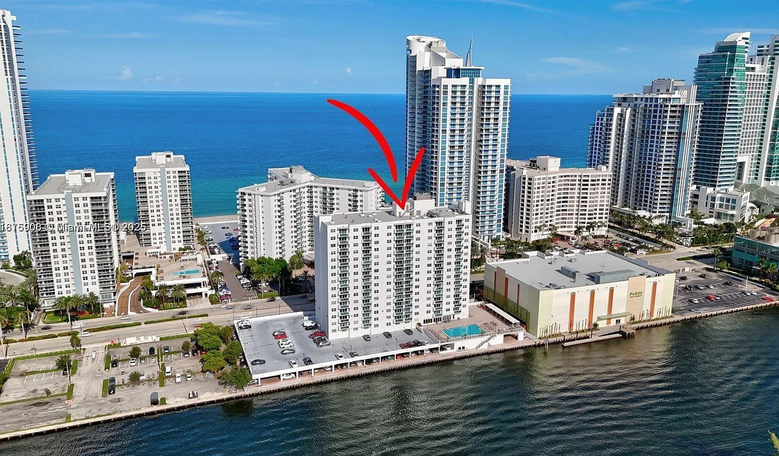 1 bed, 1.5 bath, 1016 sqft, $2,150 — Photo 1