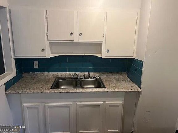 3rd image of 4249 Elkan Ave