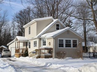 27 Burben Way, Gates, NY 14624