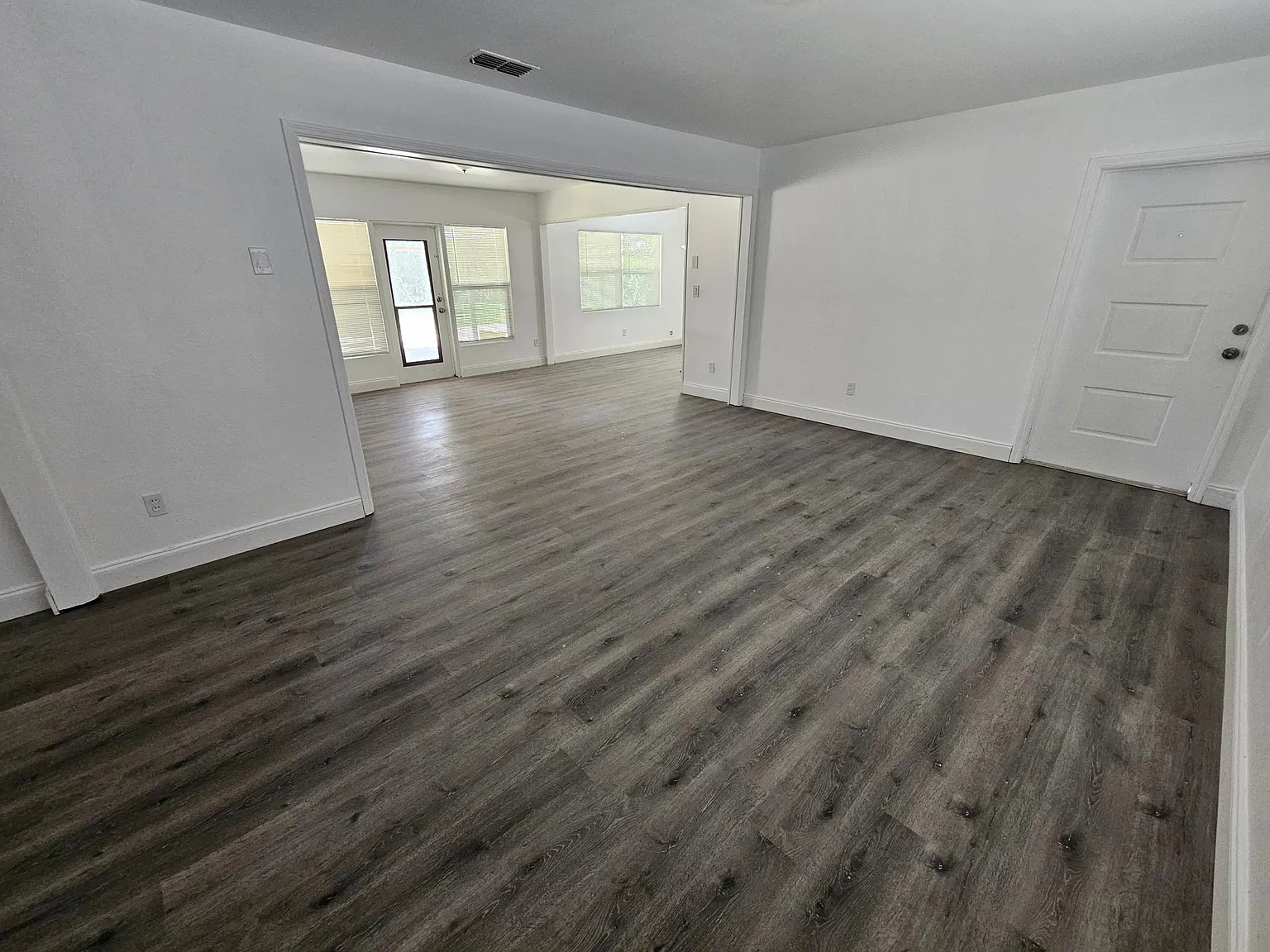 2 bed, 1172 sqft, $1,625 — Photo 4