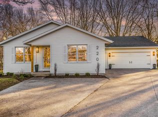 220 Coburn St, Grand Haven, MI 49417